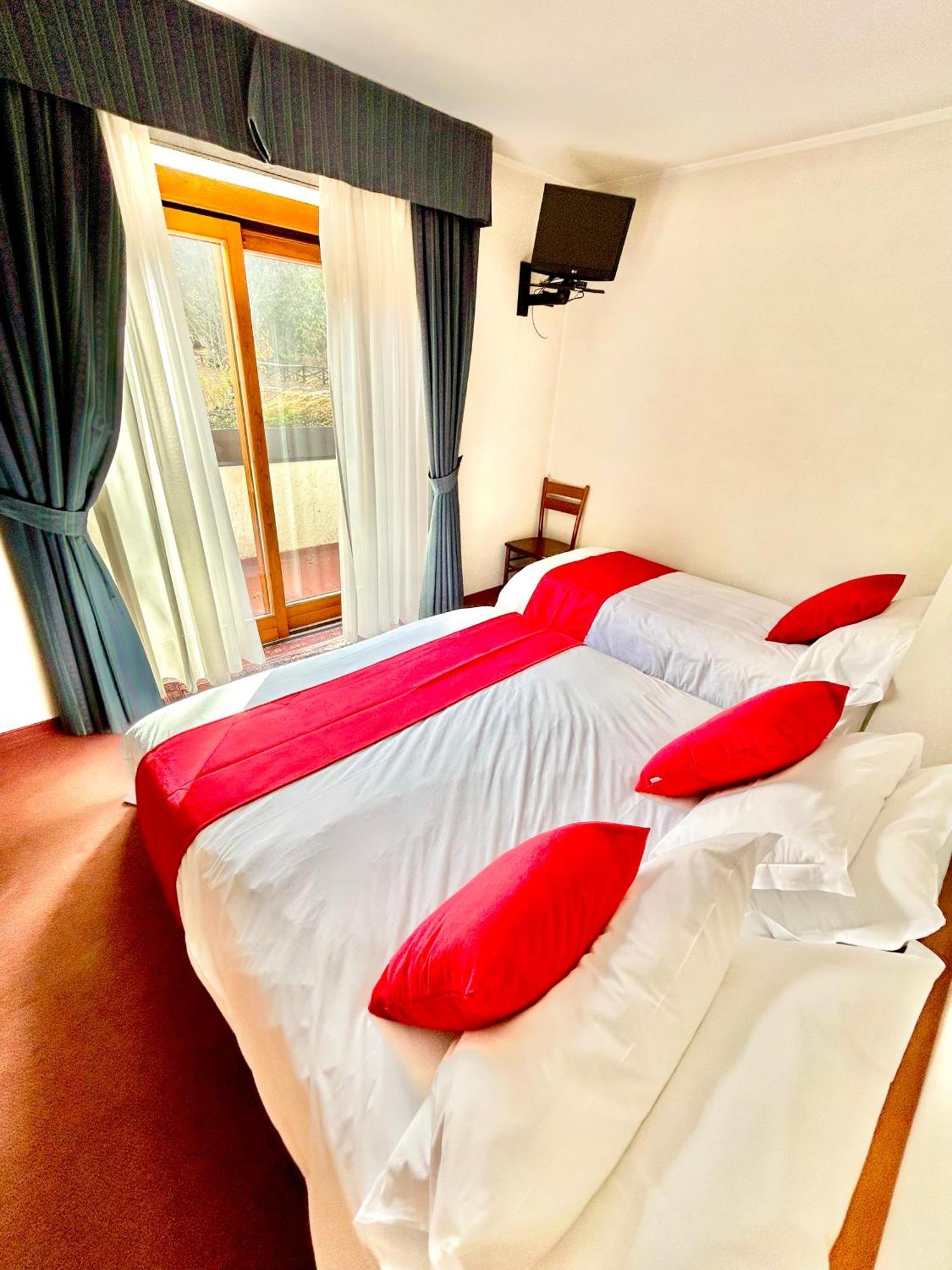 Hotel La Nigritella Bardonecchia Esterno foto