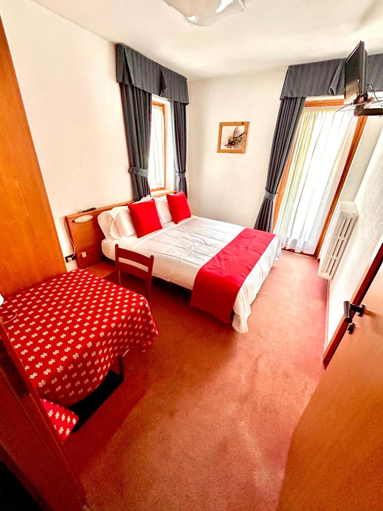 Hotel La Nigritella Bardonecchia Esterno foto
