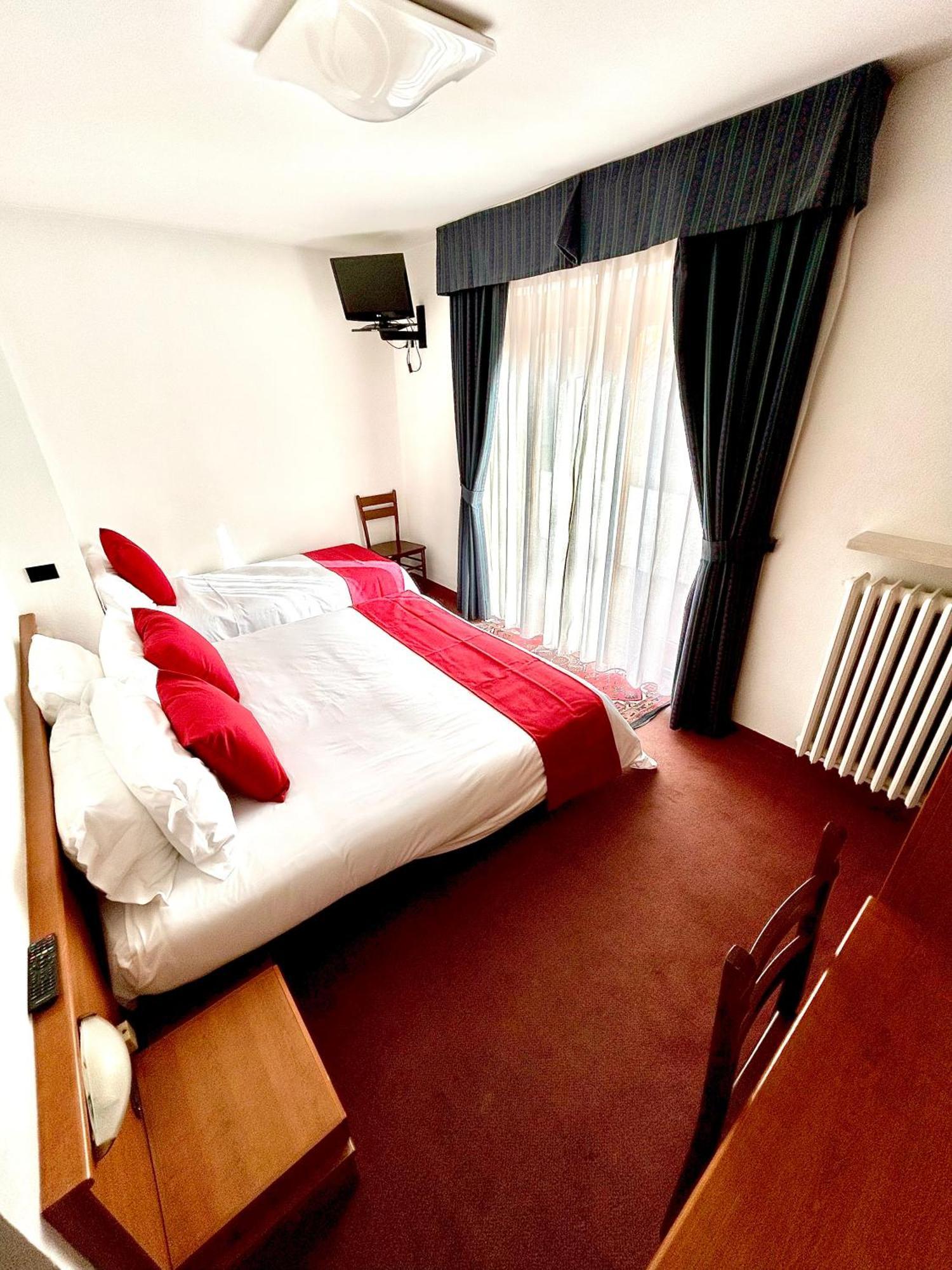 Hotel La Nigritella Bardonecchia Esterno foto